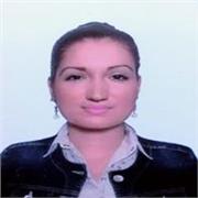 Docente de Psicología imparte clases a estudiantes universitarios de la materia